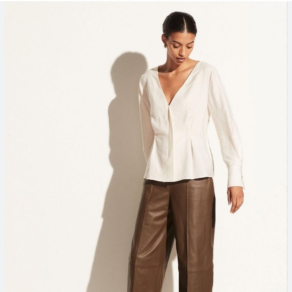 Vince Tops - NWT Vince. Fitted Shaped Sleeve V-Neck Blouse in Cream Size XS